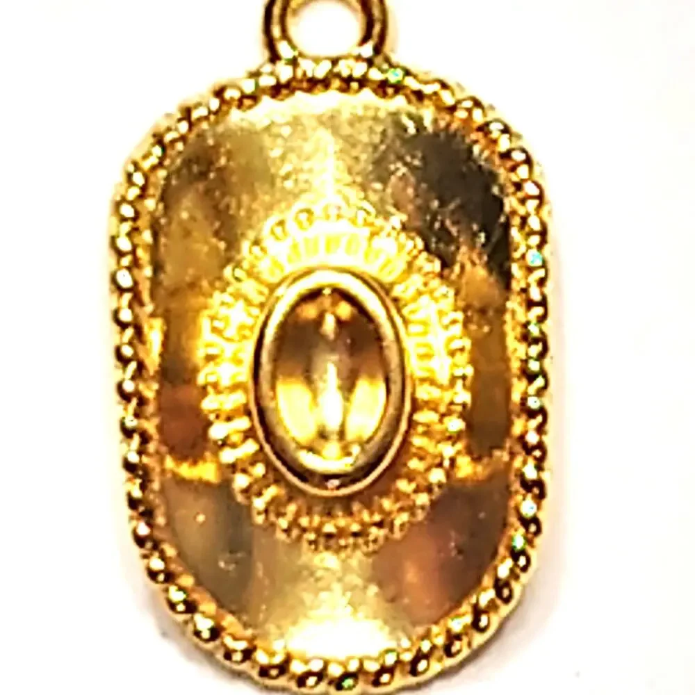 Cowboy Hat Charm Gold‑Tone Detailed Design 3/4